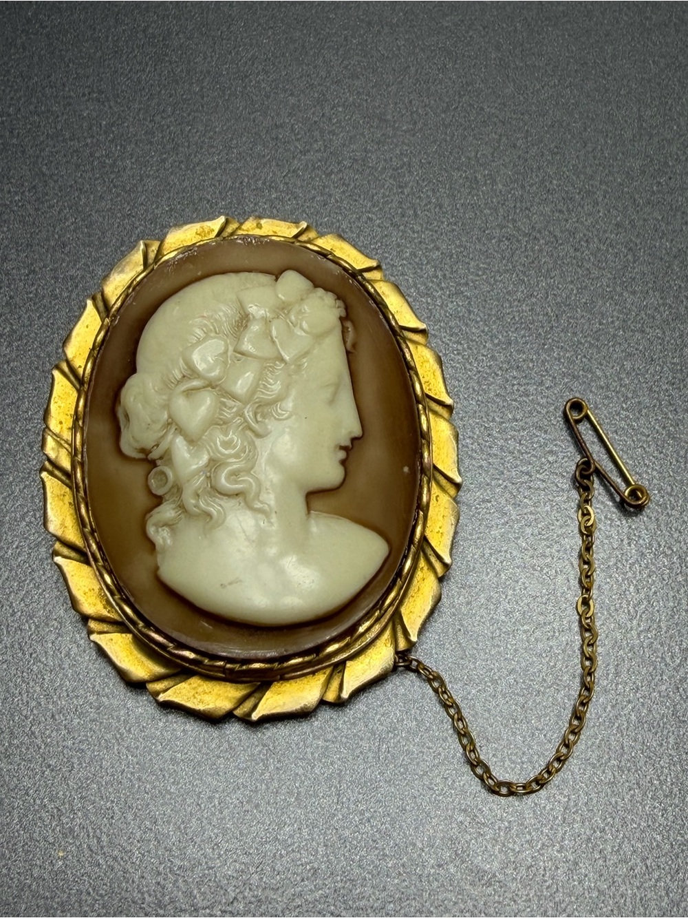 Antique Gold-Tone Cameo Brooch with Carved White Profile